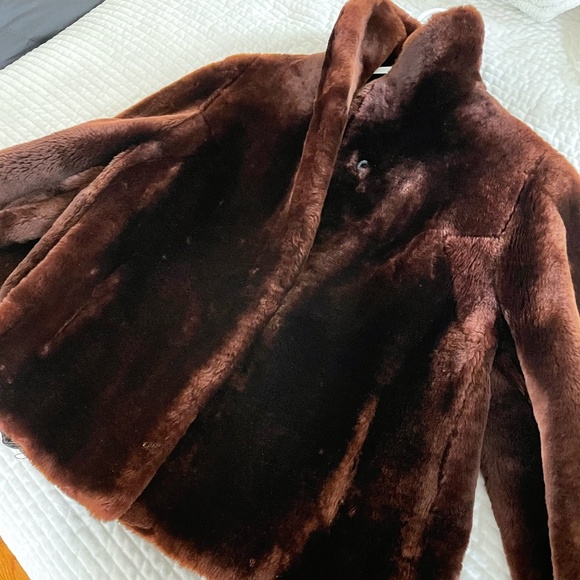 VINTAGE DE MAR'S CICERO,ILL BROWN FAUX FUR SHORT COAT - Picture 3 of 8